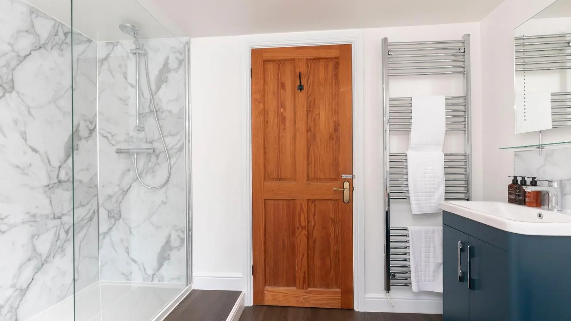 Beautiful Danford House & Lodge With Hot Tub Hartpury