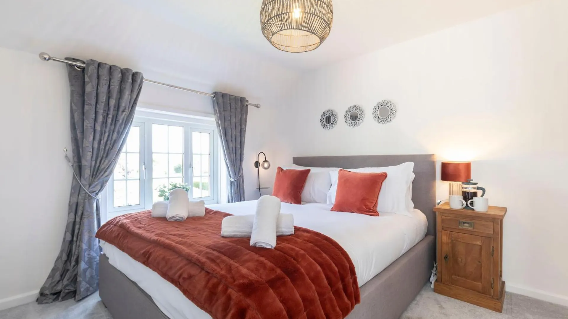 Holiday home Beautiful Danford House & Lodge With Hot Tub Hartpury United Kingdom