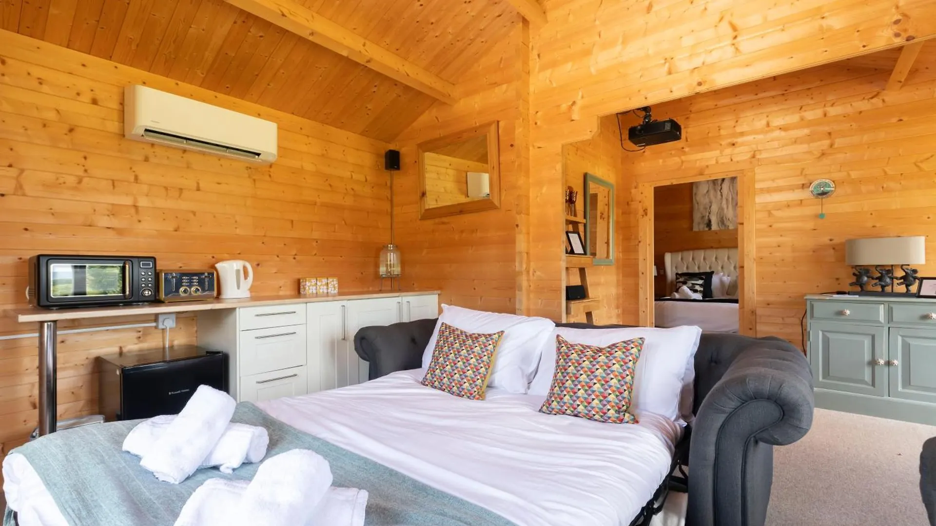 Beautiful Danford House & Lodge With Hot Tub Hartpury Holiday home