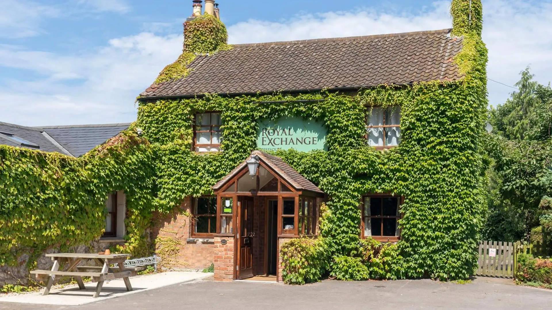 Beautiful Danford House & Lodge With Hot Tub Hartpury Holiday home