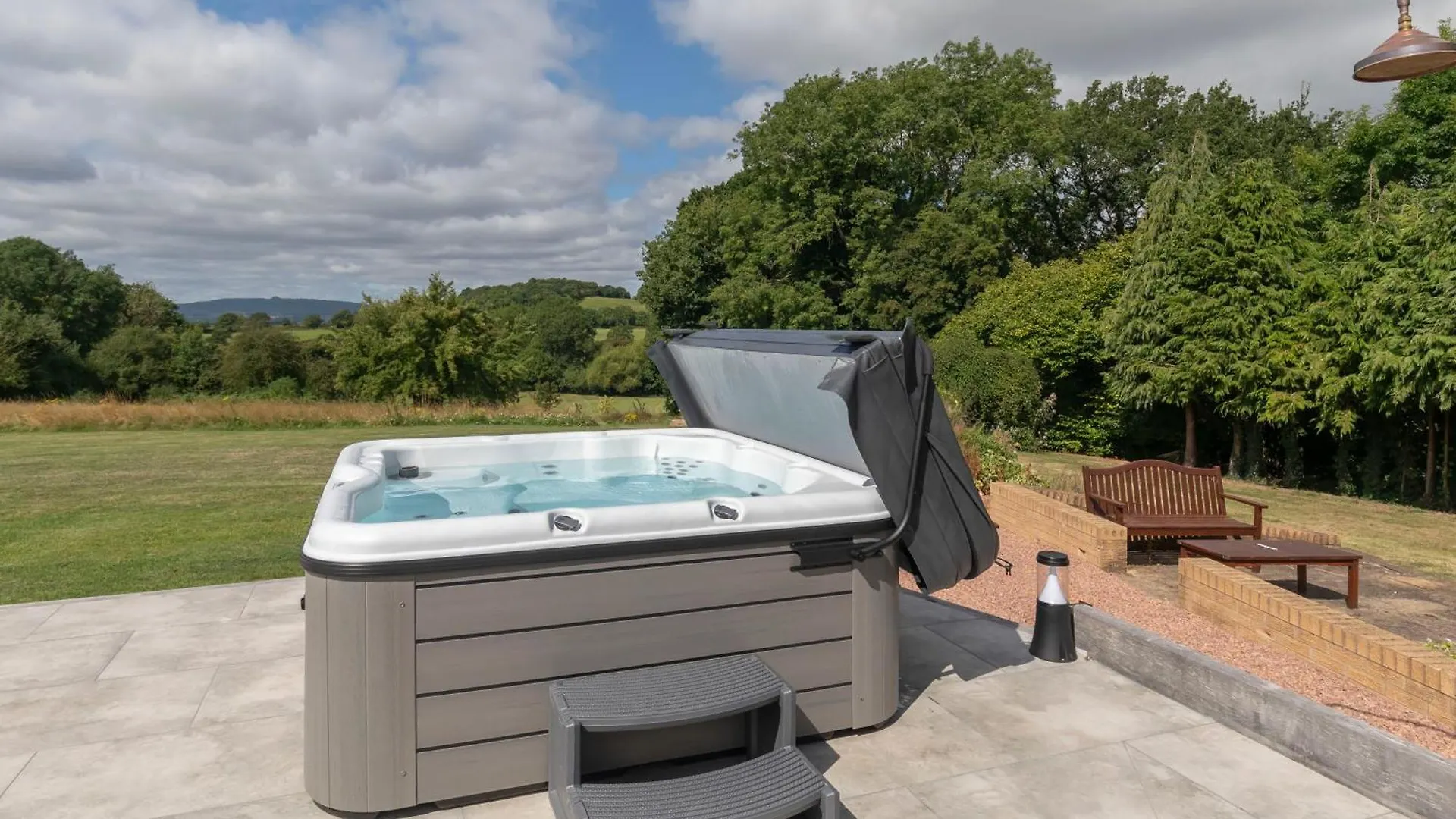 Beautiful Danford House & Lodge With Hot Tub Hartpury Holiday home