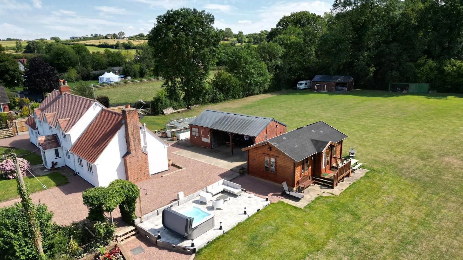 Beautiful Danford House & Lodge With Hot Tub Hartpury Holiday home