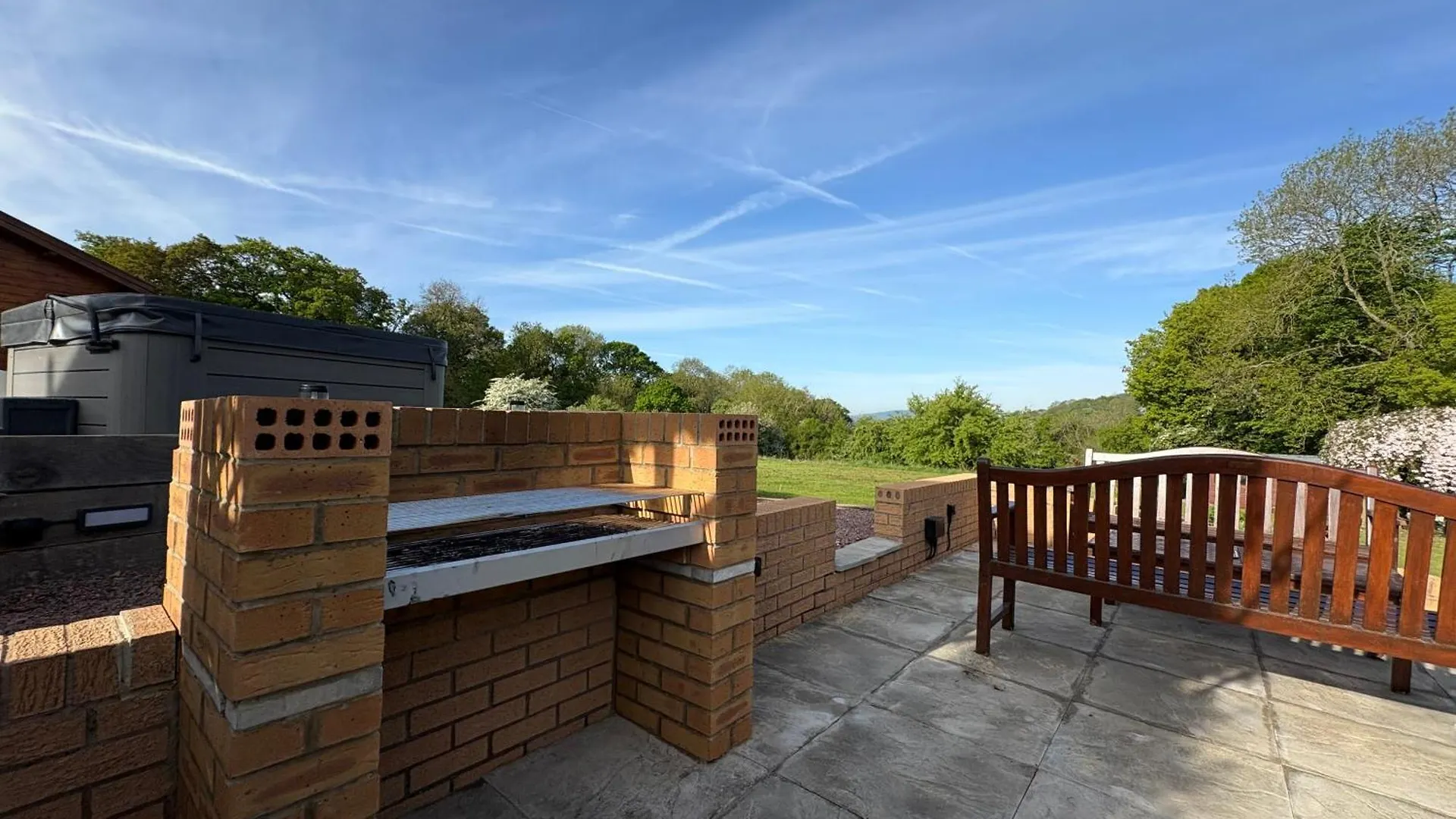 Holiday home Beautiful Danford House & Lodge With Hot Tub Hartpury United Kingdom